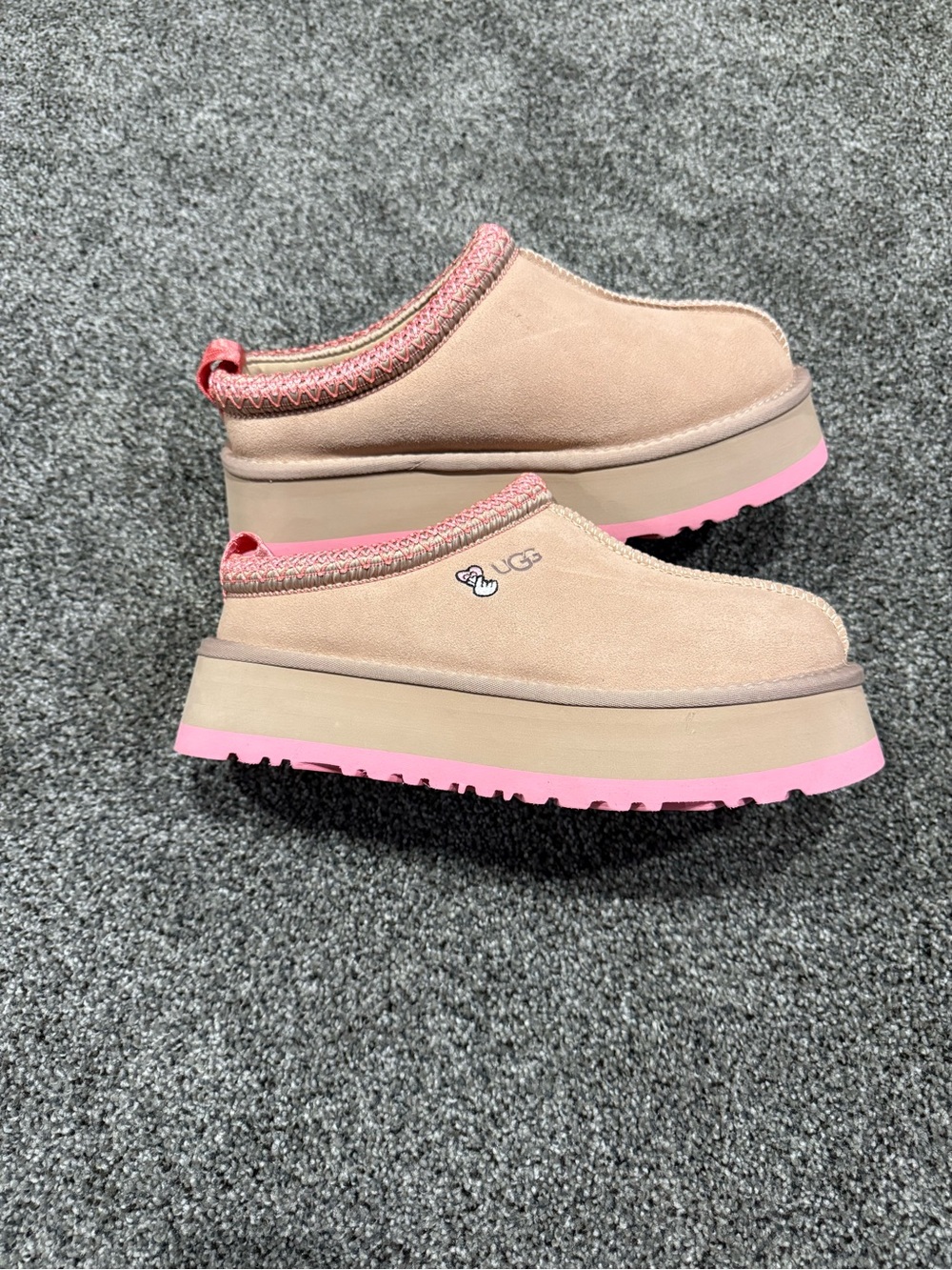 Women’s Slip on Shoes -Size 8.5